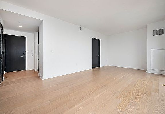 4th image of 21 W End Ave APT 3807