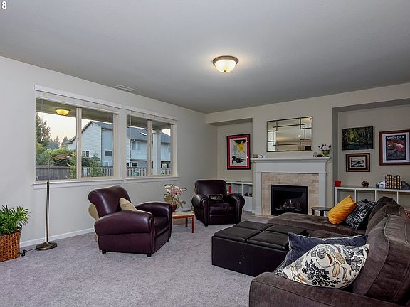 4th image of 2810 NE 187th Pl