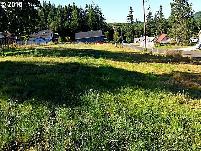 2nd image of 963 4th Ave
