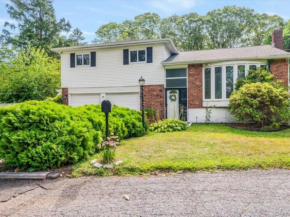 79 E Deer Park Road, Dix Hills, NY 11746