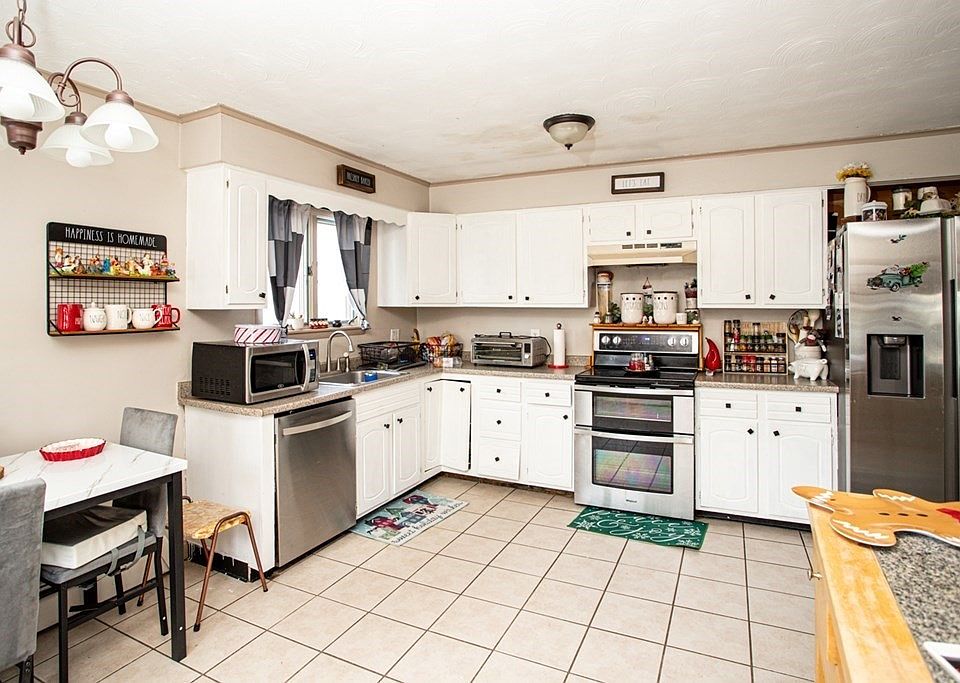 735 Reed Rd, Dartmouth, MA 02747 Zillow