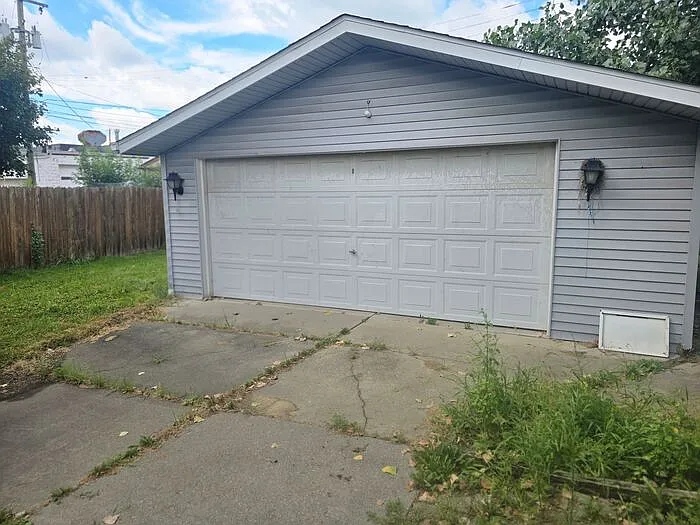 1037 Birchwood Ave — Photo 15