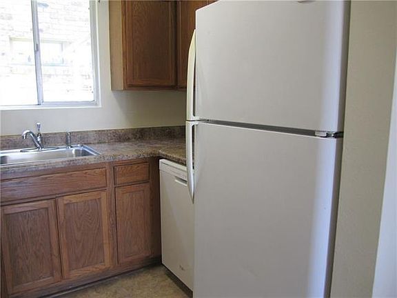 5th image of 310 Jewel St APT 6A