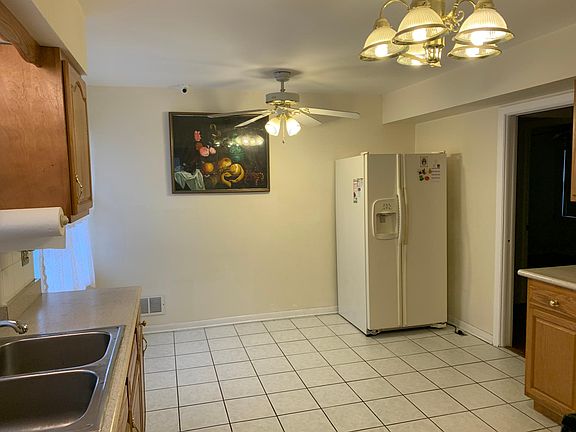 3rd image of 6611 N Lawndale Ave