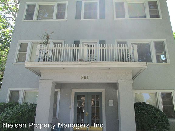 2nd image of 901 26th St APT 03S