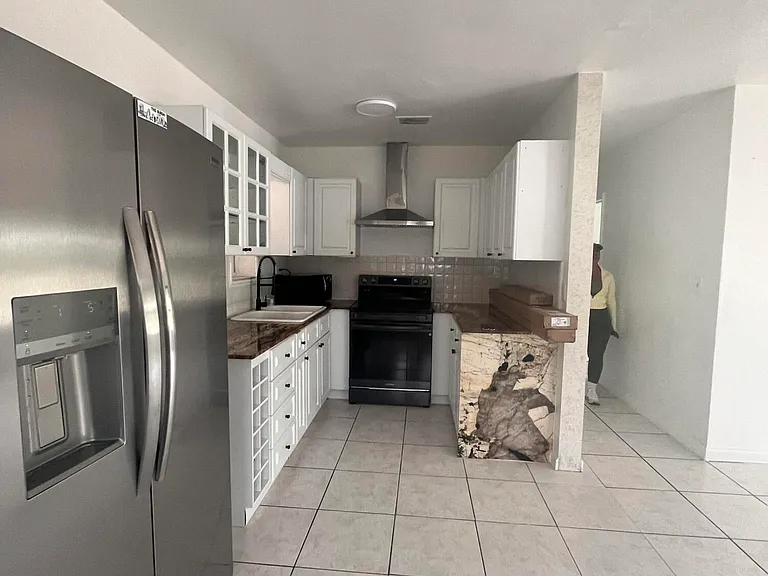 3300 SW 32nd Ct — Photo 4