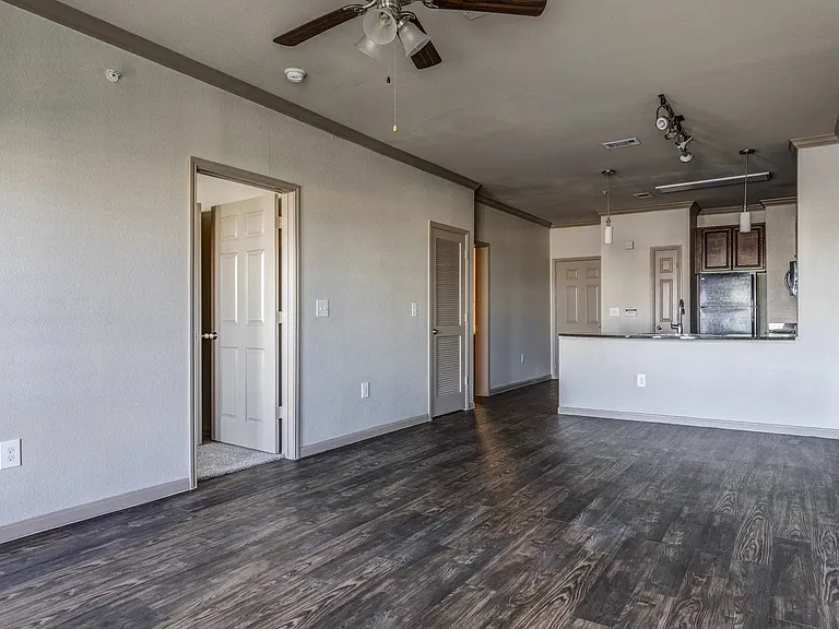 Creekside Vue Apartments — Photo 10