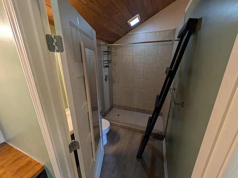 1720 Greenwood Ave #B — Photo 1