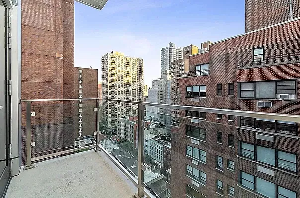 Rented by REAL New York | media 11