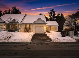 74 Old Stage Rd, Litchfield, NH 03052