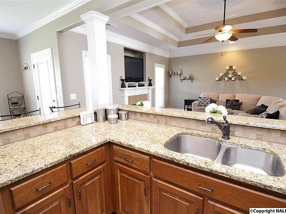 4th image of 135 Bentridge Dr