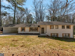 2598 Lake Shore Dr, College Park, GA 30337