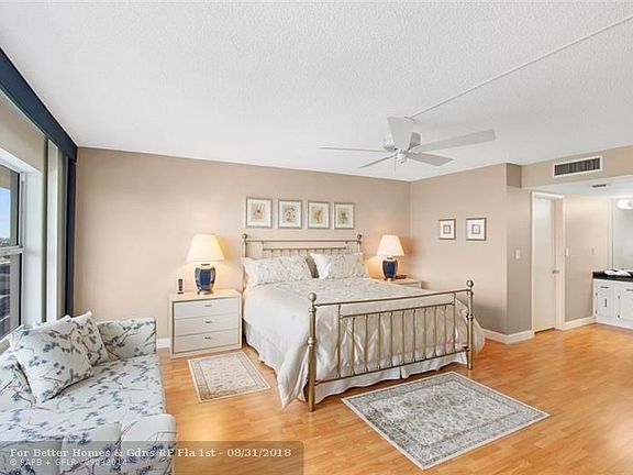 4th image of 3500 Galt Ocean Dr APT 1509