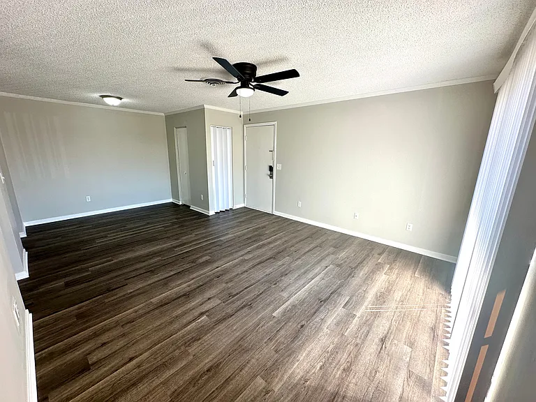 350 Byron Rd #2B — Photo 2