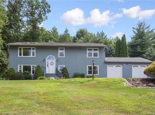 6 Ichabod Ln, Bethel, CT 06801