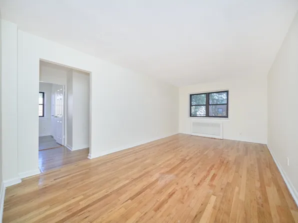 7222 153rd St APT 3G, Flushing, NY 11367