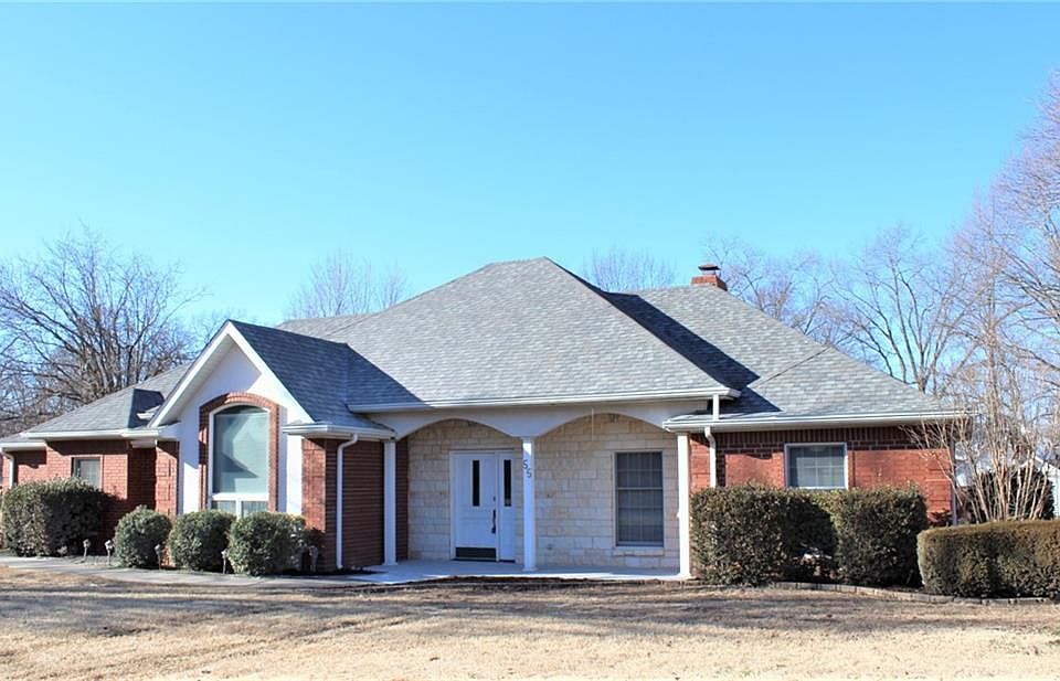 1st image of 55 Stonehenge Dr