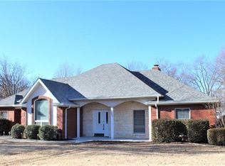 55 Stonehenge Dr, Bentonville, AR 72712