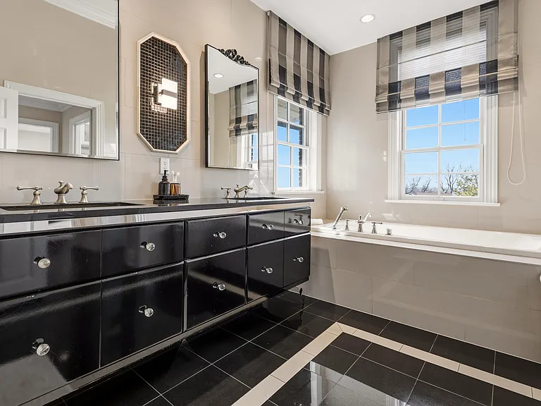 605 Heights Ln — Photo 31