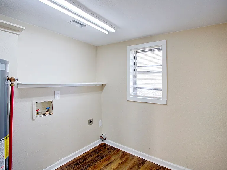 1308 Joslin St — Photo 11