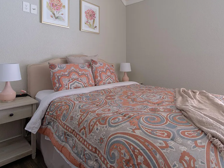 2424 Park Crest Ct — Photo 16
