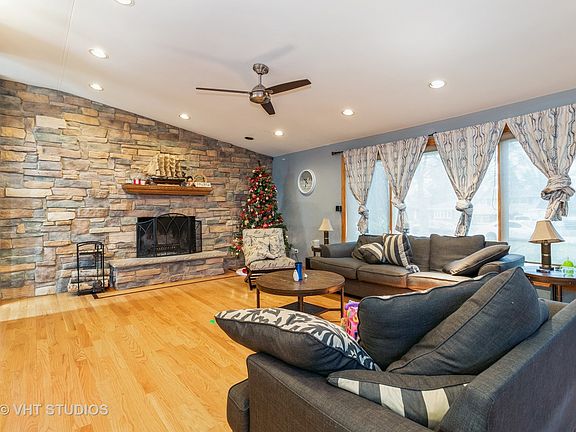 3rd image of 16440 Leslie Ann Dr