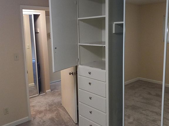 4th image of 7515 35th Ave SW #102