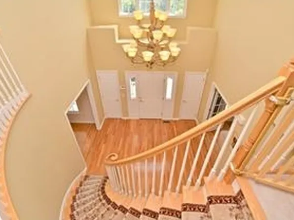 5 Scenic Hills Ct, Belle Mead, NJ 08502