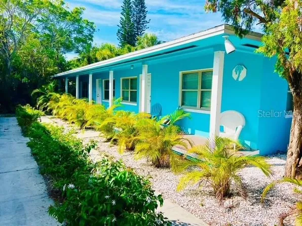 412 73rd Ave, Saint Pete Beach, FL 33706
