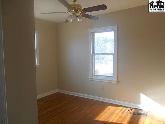 4th image of 710 W 19th Ave