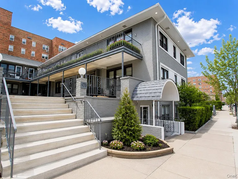 470 E Broadway #B2 — Photo 4