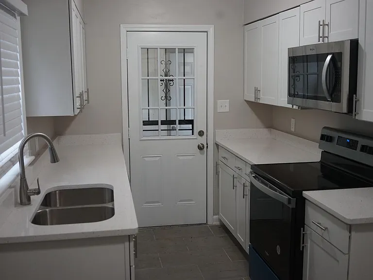 1740 Maxine St — Photo 6