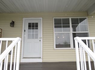 2880 Clover Ridge Dr, Chaska, MN 55318