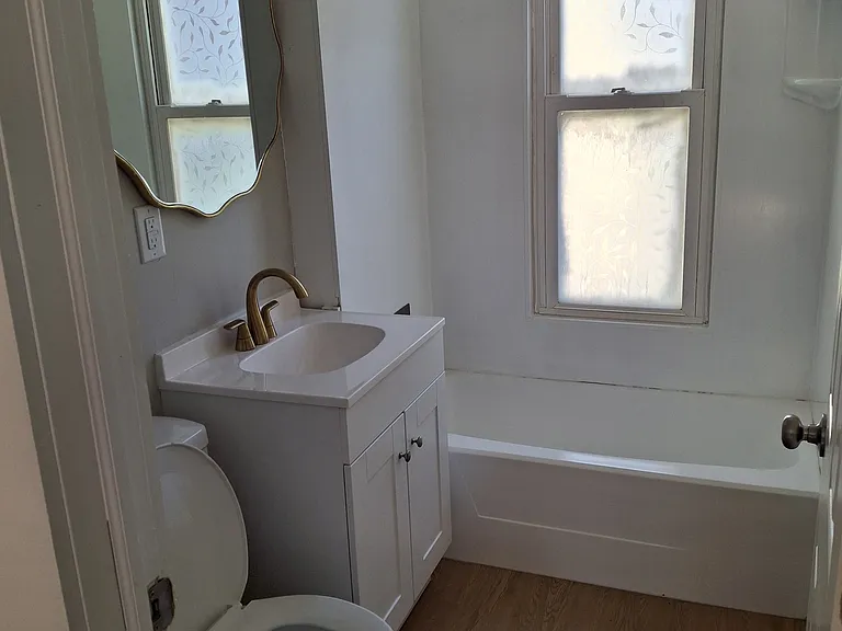 30-32 Fox St #B-2 — Photo 4