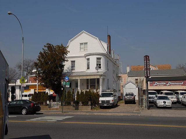 1st image of 2015 Cropsey Ave