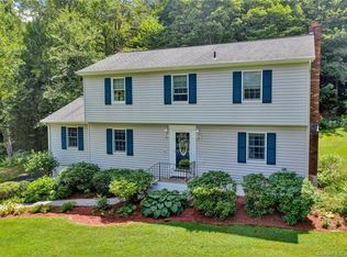 11 Douglas Dr, Danbury, CT 06811
