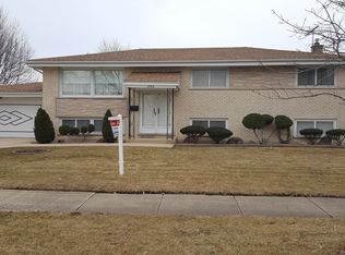 269 Welter Dr, Wood Dale, IL 60191