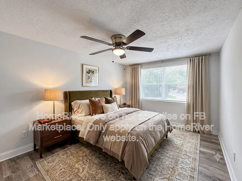 3 bed, 2.0 bath, 1402 sqft, $2,055 — Photo 4