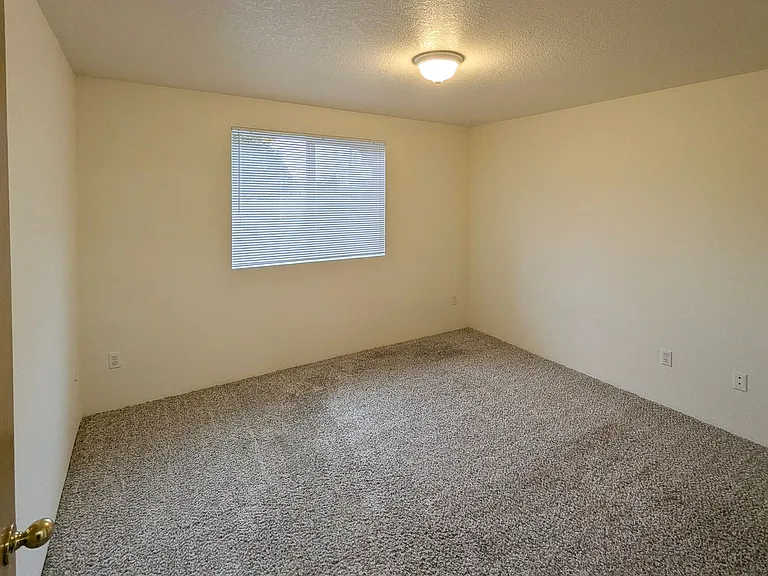 North Salem Apartment Complex With Washer/Dryer! ~ Camelot — Photo 12
