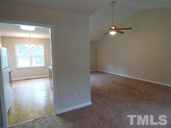4th image of 429 Marshall Ln