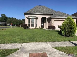 1909 Hunters Ridge Dr, Baton Rouge, LA 70816