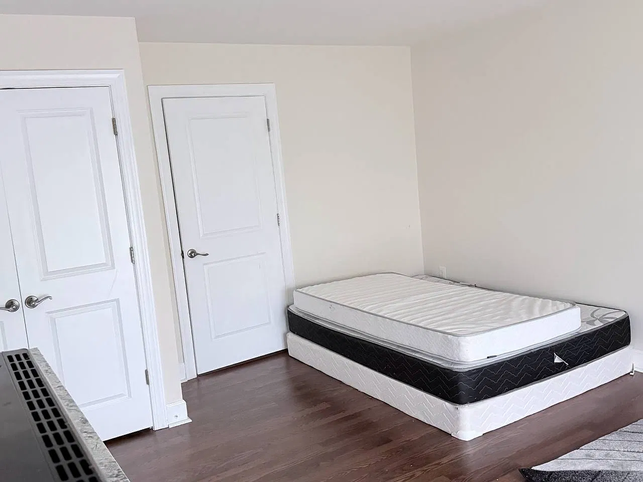 1 bed, 2099 sqft, $1,000 — Photo 3