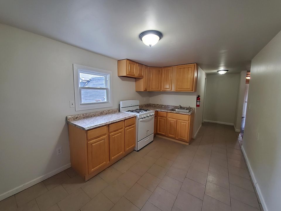 1st image of 871 S 14th St Floor 3