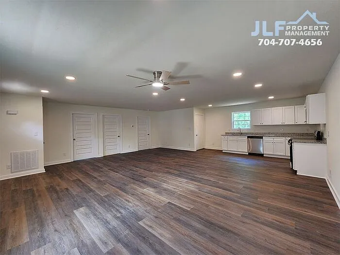 2 bed, 1.0 bath, 1094 sqft, $1,495 — Photo 3