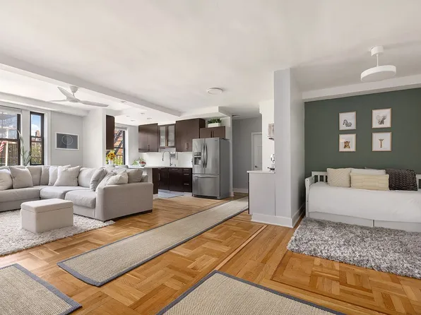 43-8 41st St #4H, Sunnyside, NY 11104