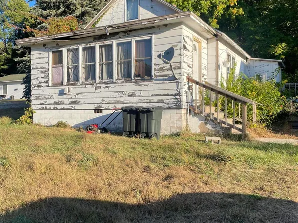 212 1st St, Shelby, MI 49455