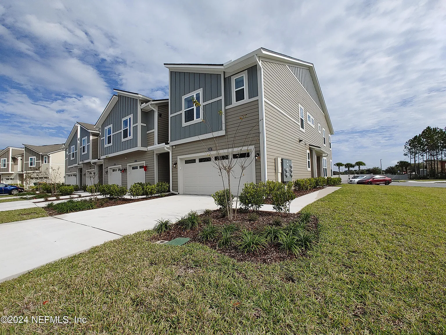 3 bed, 2.5 bath, 1873 sqft, $2,450 — Photo 3