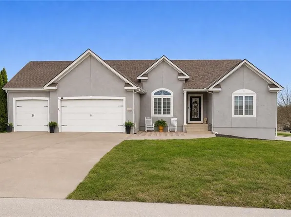 906 NW Magnolia Ln, Grain Valley, MO 64029