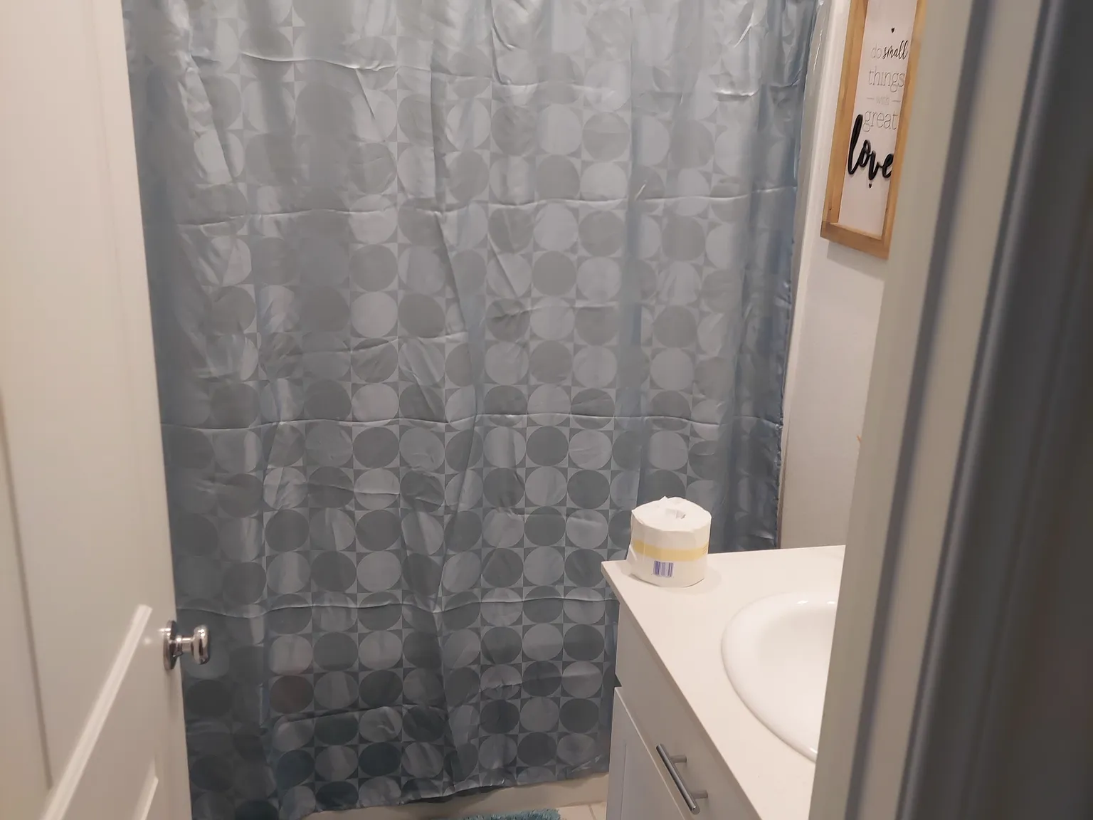 5 bed, 2466 sqft, $750 — Photo 3