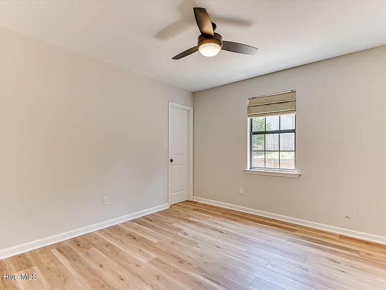 139 Crawford Dr — Photo 29